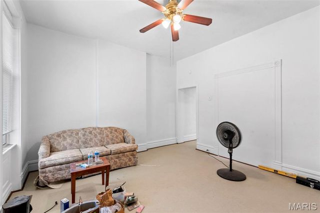 4434 compton, St Louis, MO 63111