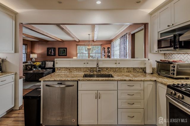 25 colburn Road, East Brunswick, NJ 08816