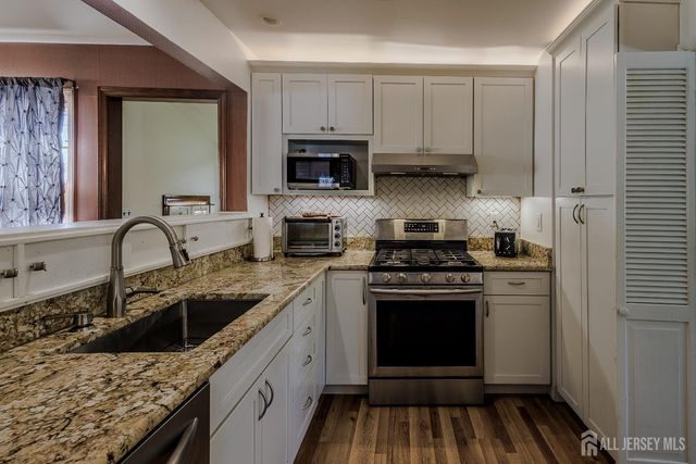 25 colburn Road, East Brunswick, NJ 08816