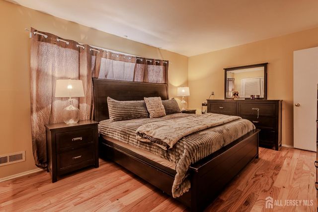 25 colburn Road, East Brunswick, NJ 08816