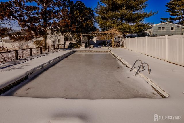 25 colburn Road, East Brunswick, NJ 08816