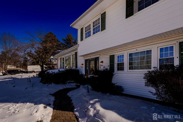 25 colburn Road, East Brunswick, NJ 08816