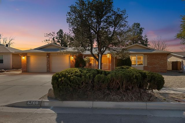 6700 Esther Avenue NE, Albuquerque, NM 87109