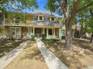 7712 S Cove Cir, Centennial, CO 80122