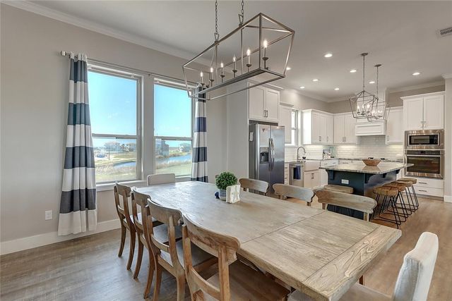 6501 Villa Castellon Dr, Port Aransas, TX 78373