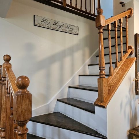 807 Kansas Street, Carol Stream, IL 60188