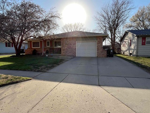 2644 Robin Rd, Salina, KS 67401