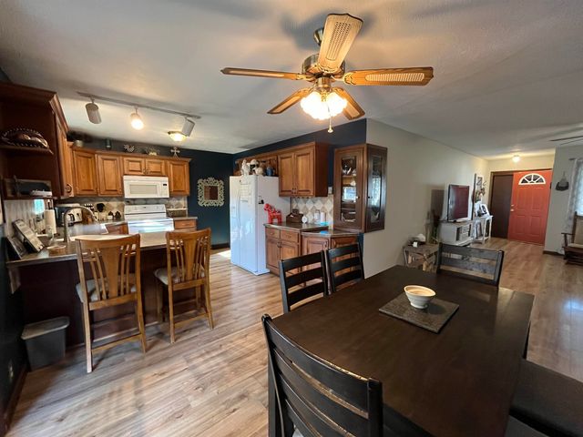 2644 Robin Rd, Salina, KS 67401