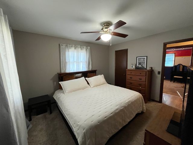 2644 Robin Rd, Salina, KS 67401