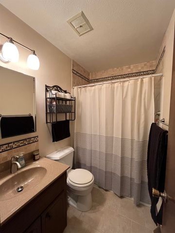 2644 Robin Rd, Salina, KS 67401