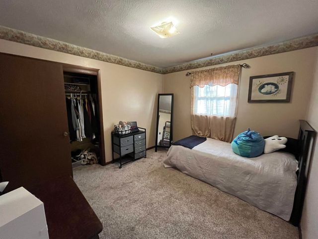 2644 Robin Rd, Salina, KS 67401