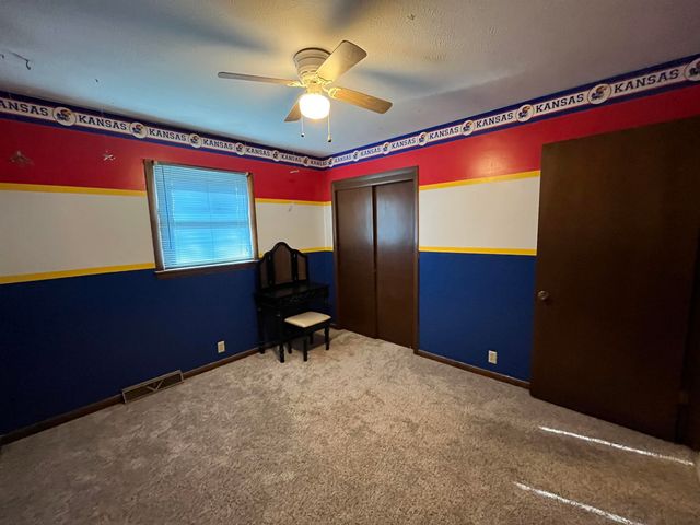 2644 Robin Rd, Salina, KS 67401