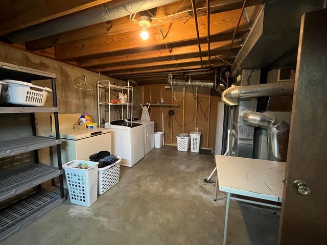 2644 Robin Rd, Salina, KS 67401