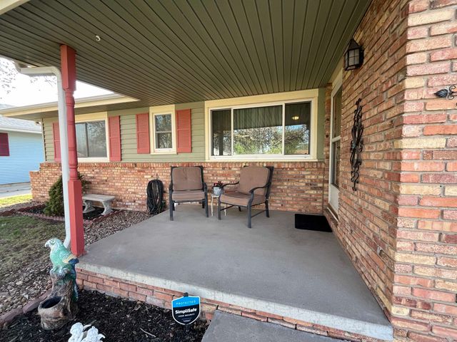 2644 Robin Rd, Salina, KS 67401