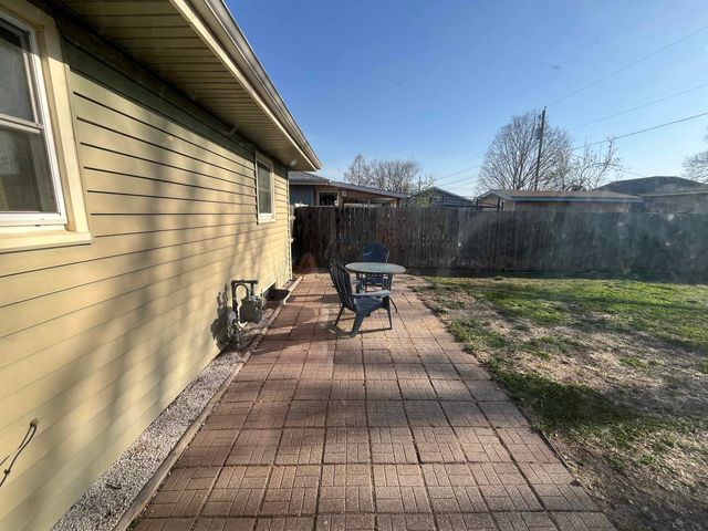 2644 Robin Rd, Salina, KS 67401