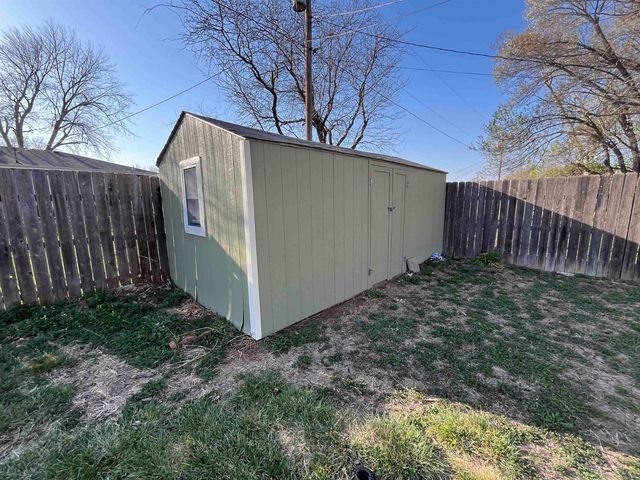 2644 Robin Rd, Salina, KS 67401