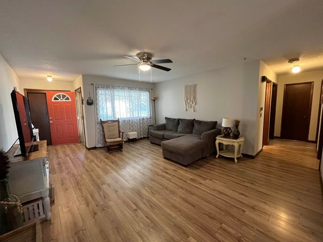 2644 Robin Rd, Salina, KS 67401