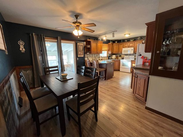 2644 Robin Rd, Salina, KS 67401