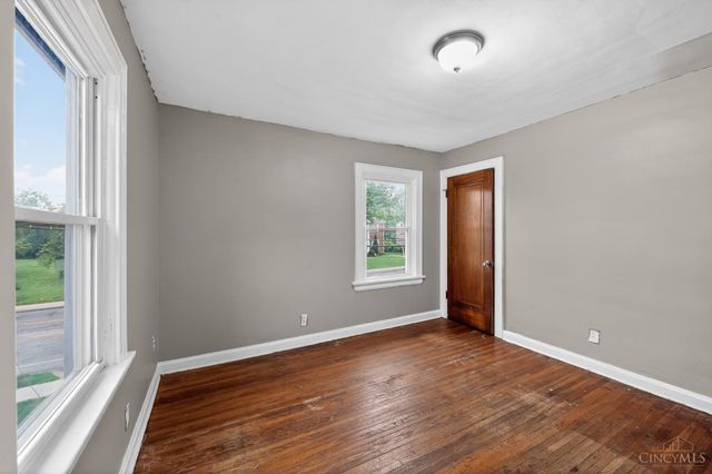 2738 Montana Avenue, Cincinnati, OH 45211