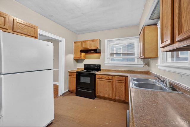 2738 Montana Avenue, Cincinnati, OH 45211