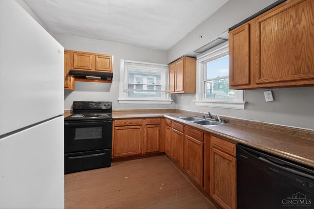 2738 Montana Avenue, Cincinnati, OH 45211