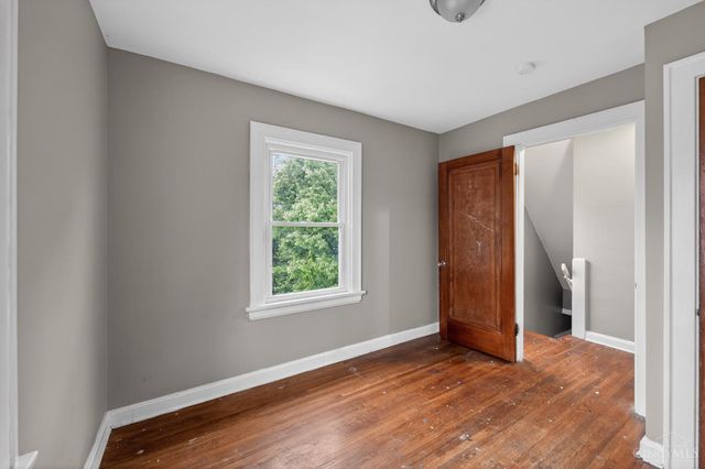 2738 Montana Avenue, Cincinnati, OH 45211