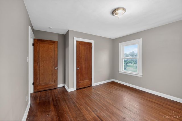 2738 Montana Avenue, Cincinnati, OH 45211