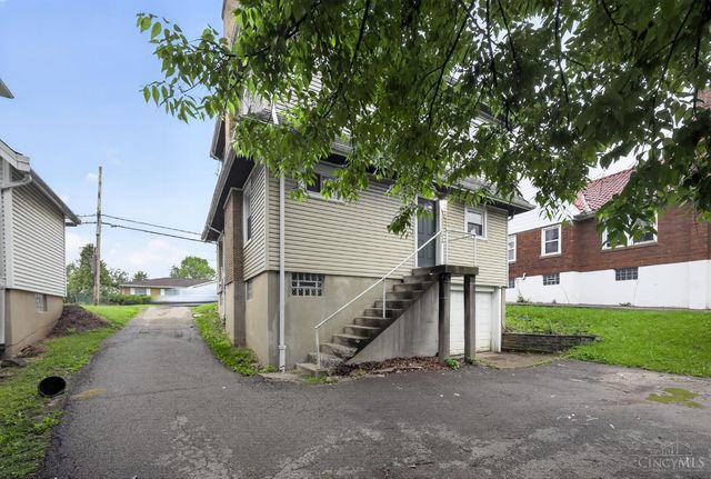 2738 Montana Avenue, Cincinnati, OH 45211