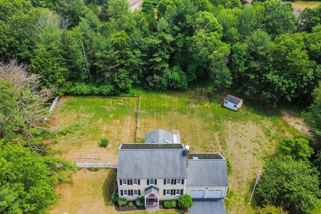 10 Strawstone Ln, Norton, MA 02766