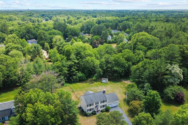 10 Strawstone Ln, Norton, MA 02766