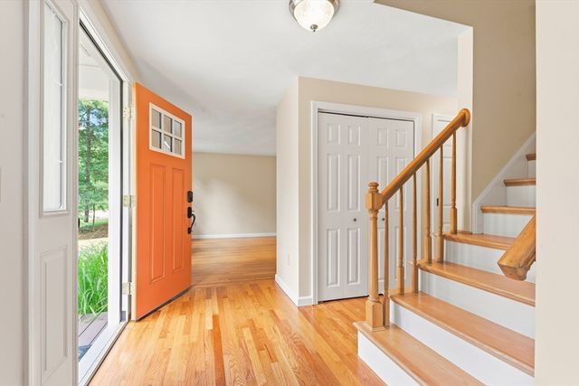 10 Strawstone Ln, Norton, MA 02766