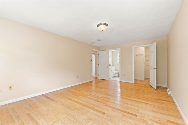 10 Strawstone Ln, Norton, MA 02766