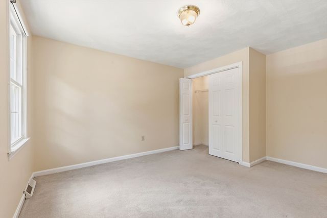 10 Strawstone Ln, Norton, MA 02766