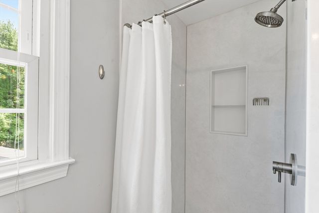 10 Strawstone Ln, Norton, MA 02766