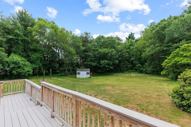 10 Strawstone Ln, Norton, MA 02766