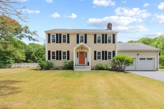 10 Strawstone Ln, Norton, MA 02766