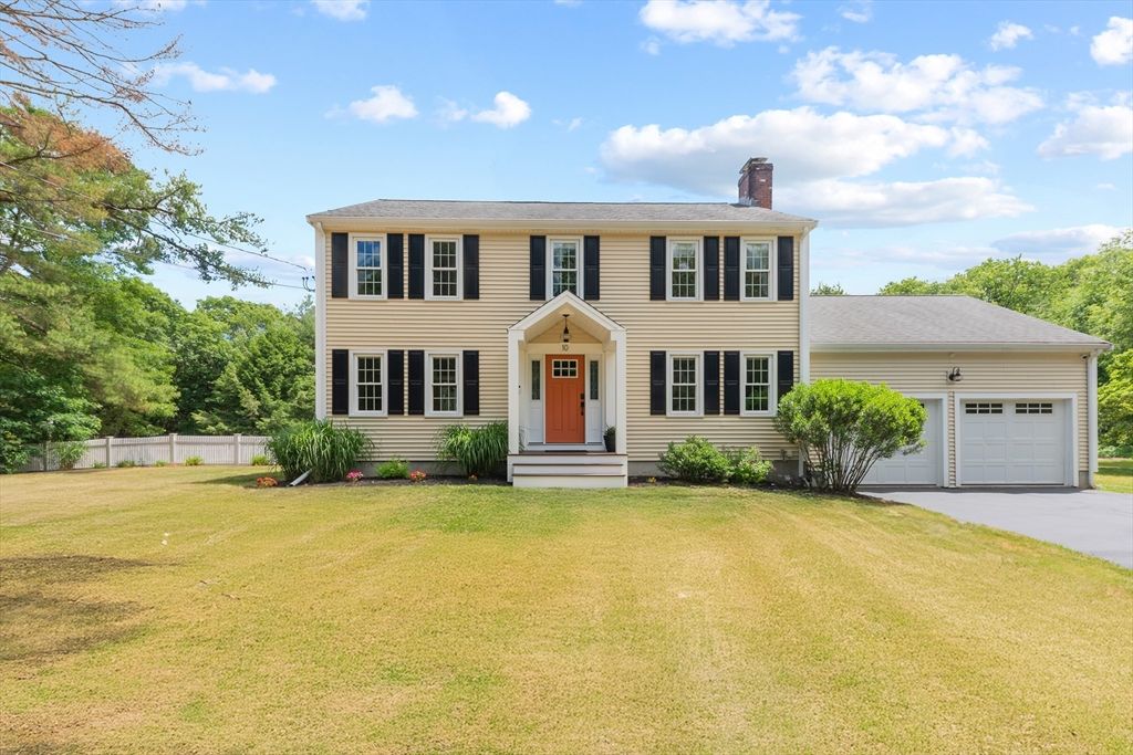 10 Strawstone Ln, Norton, MA 02766
