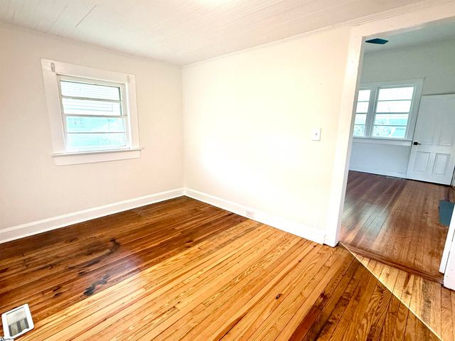 8 Brock Lane, Pelzer, SC 29669