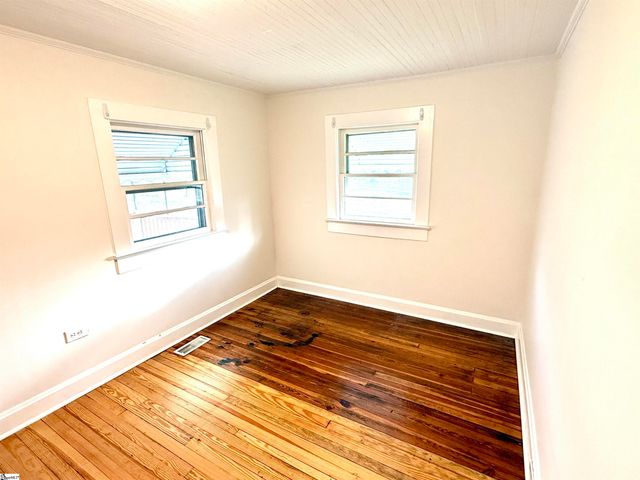 8 Brock Lane, Pelzer, SC 29669
