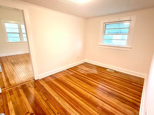 8 Brock Lane, Pelzer, SC 29669