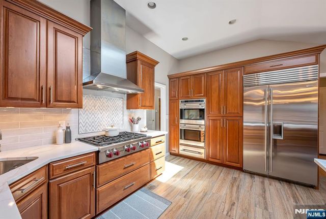 755 Neill Court, Oradell, NJ 07649