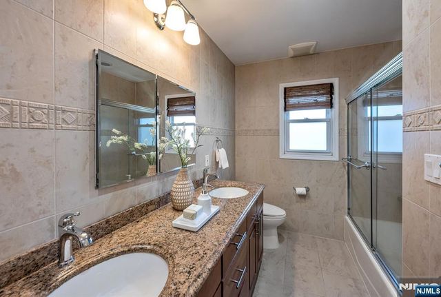 755 Neill Court, Oradell, NJ 07649