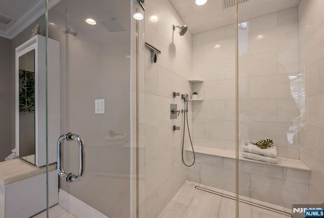 755 Neill Court, Oradell, NJ 07649