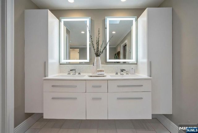 755 Neill Court, Oradell, NJ 07649