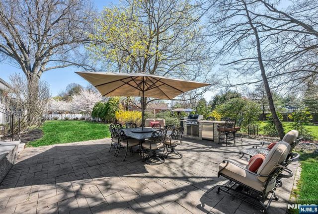 755 Neill Court, Oradell, NJ 07649