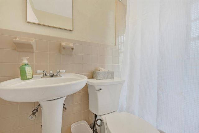6214 CROSS COUNTRY BLVD, Baltimore, MD 21215