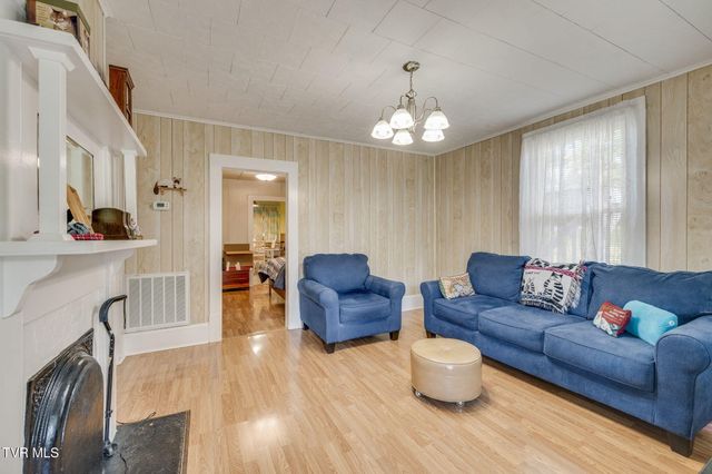 203 E Locust Street, Johnson City, TN 37601