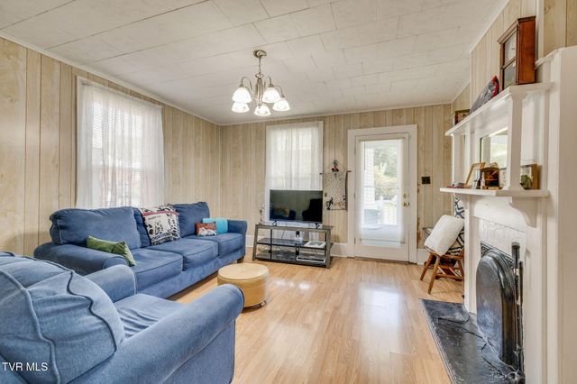 203 E Locust Street, Johnson City, TN 37601