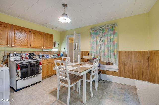 203 E Locust Street, Johnson City, TN 37601