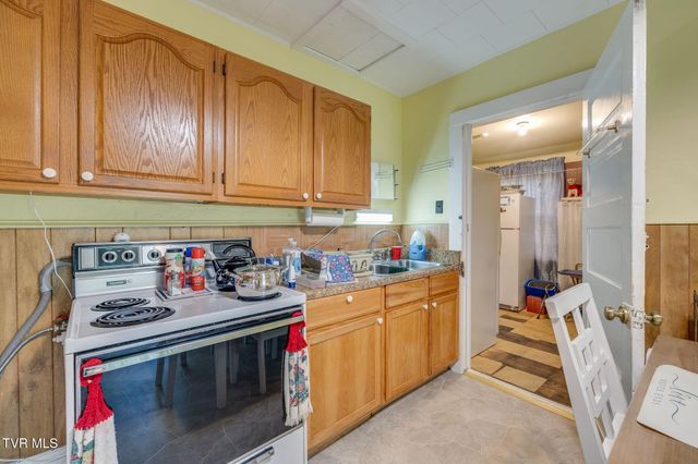 203 E Locust Street, Johnson City, TN 37601